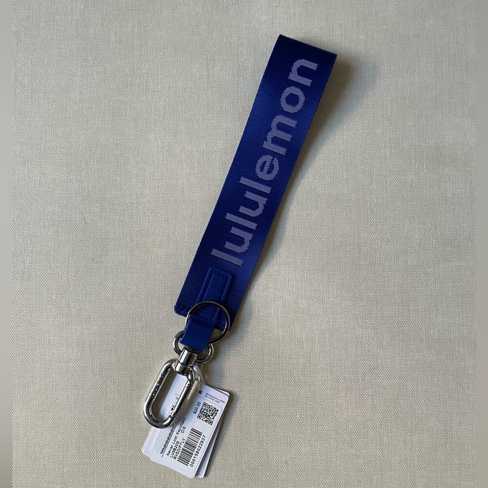 Lululemon Never Lost Keychain - Riverside/Faint Lavender